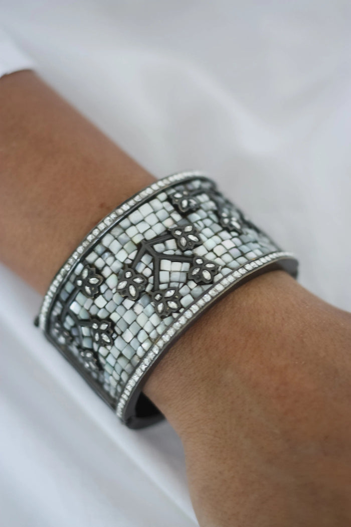 Sada-Leher Cufffrom Dori