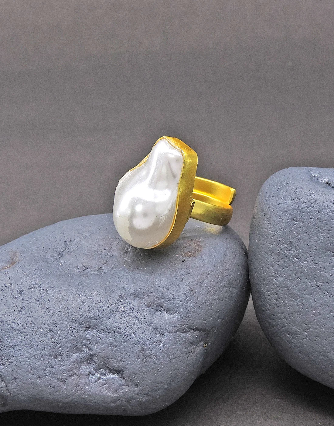 Abstract Pearl Ring- Handcrafted Jewellery from Dori
