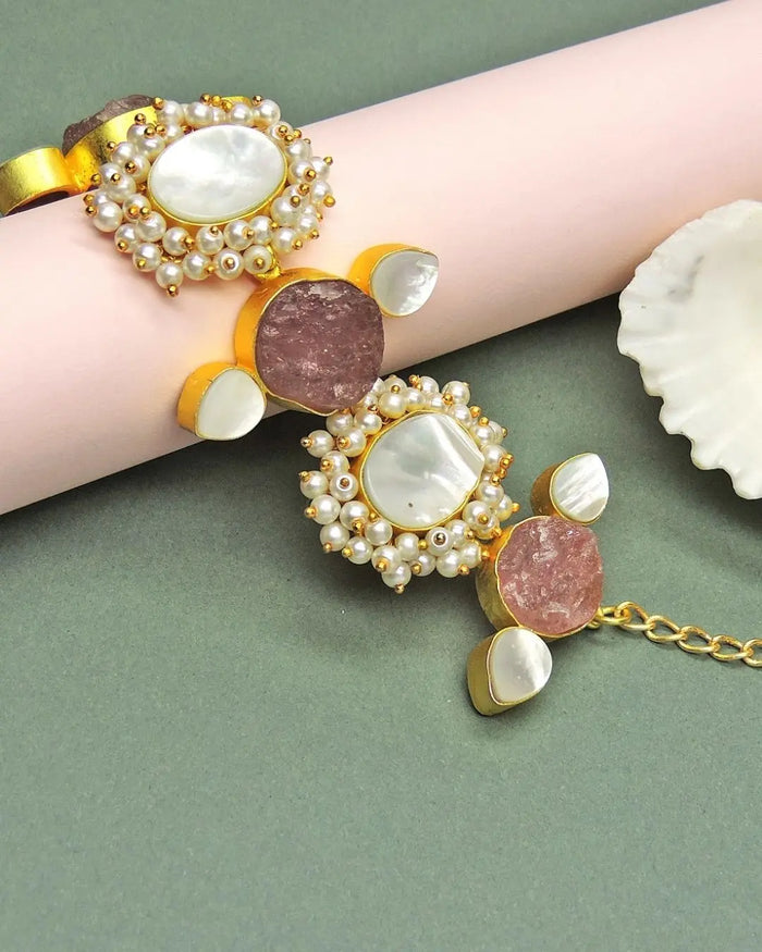 Fleur Bracelet (Pearl & Quartz)