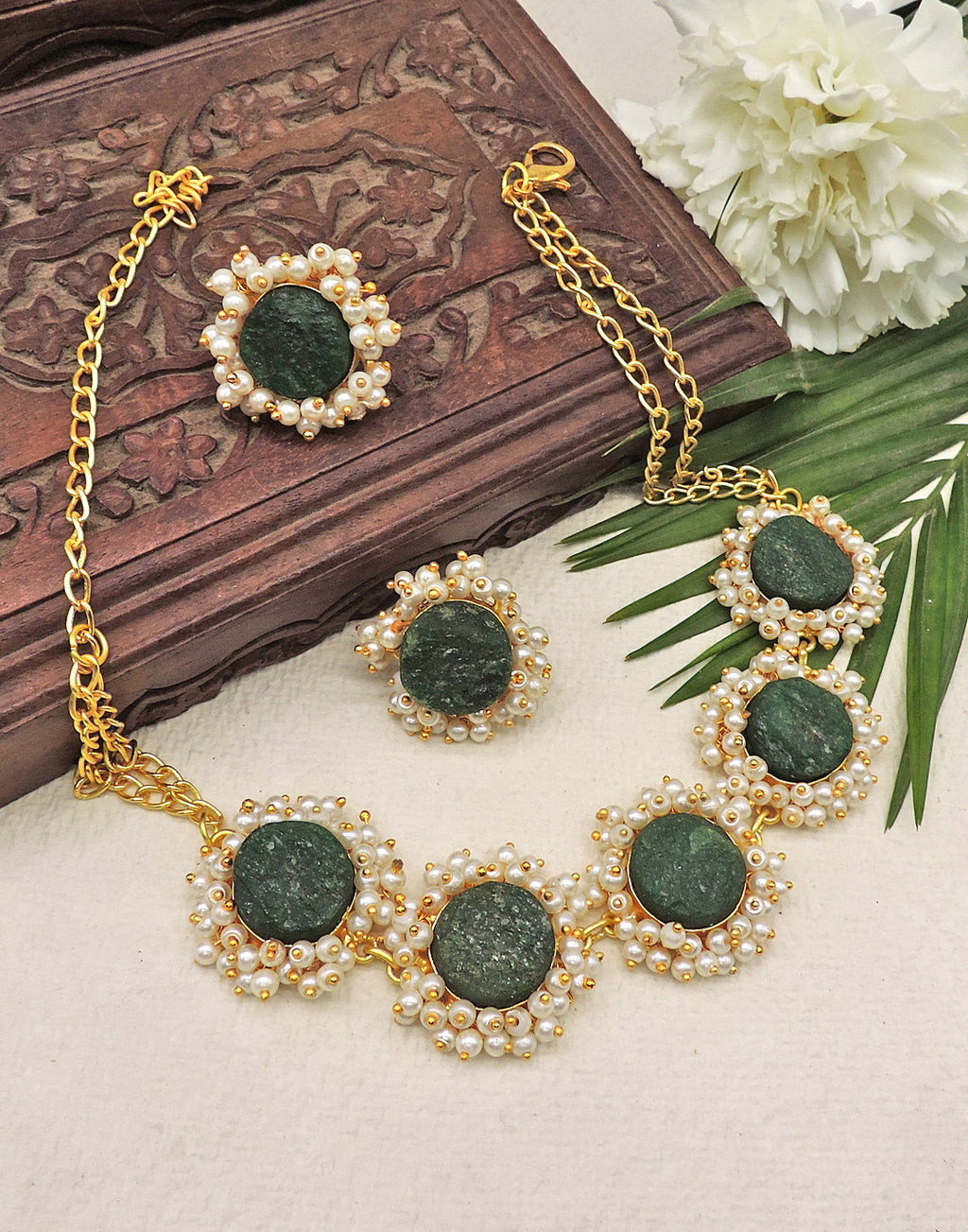 Green Quartz Bloom Necklace