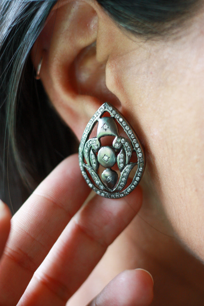 Mughal Oval Pavé Studs