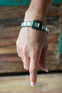 Aarohi Green Stone Bangle