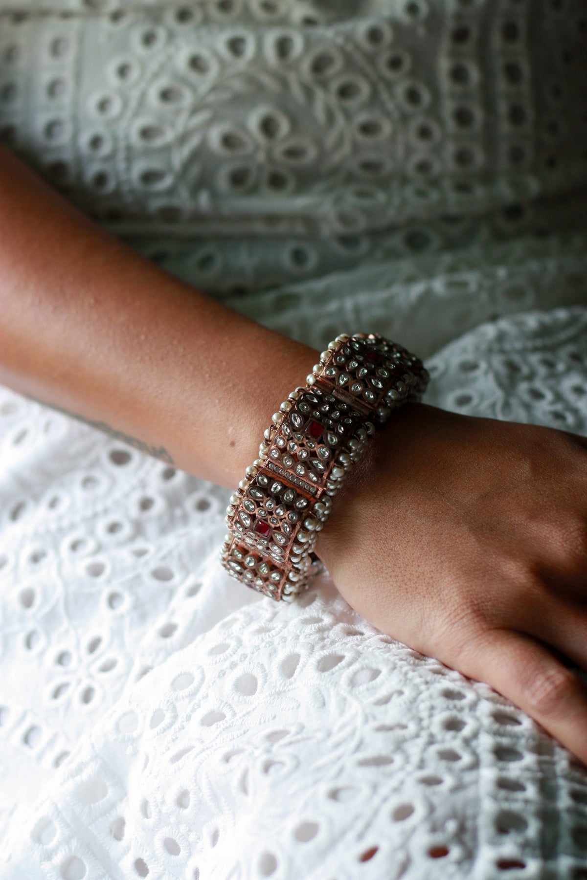 Noor Polki Pearl Broad Kada