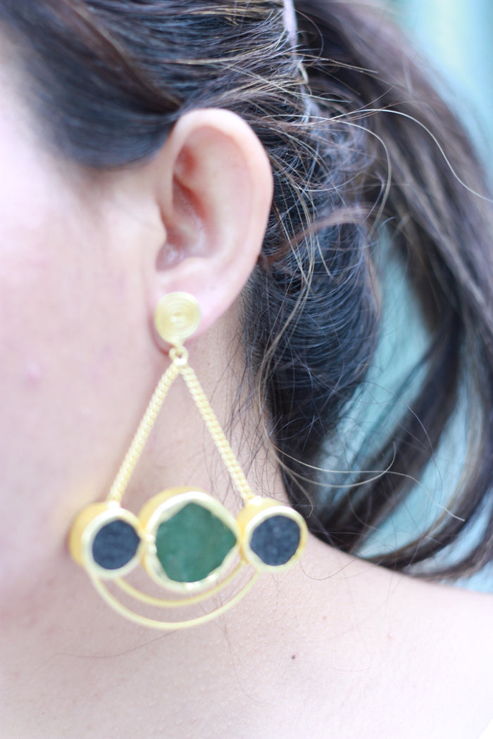 Green Black Geometric Chain Drop