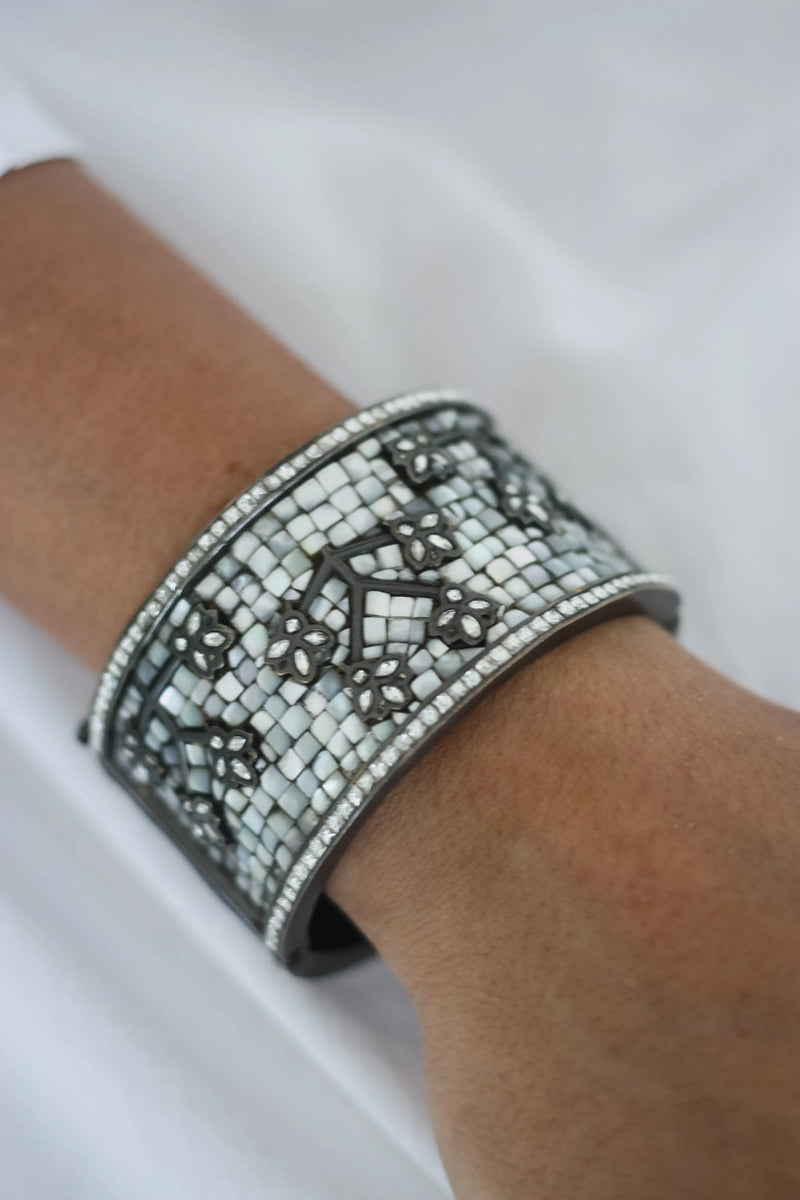 Sada-Leher Cufffrom Dori