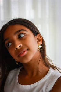 floral Motif Kundan earringsfrom Dori