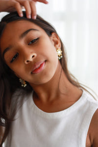 floral Motif Kundan earringsfrom Dori