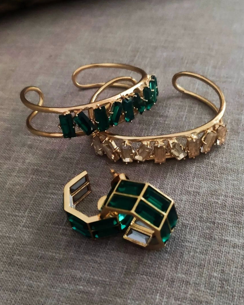 Amaana Emerald Cuff - Bracelets & Cuffs - Handcrafted Jewellery - Made in India - Dubai Jewellery, Fashion & Lifestyle - Dori