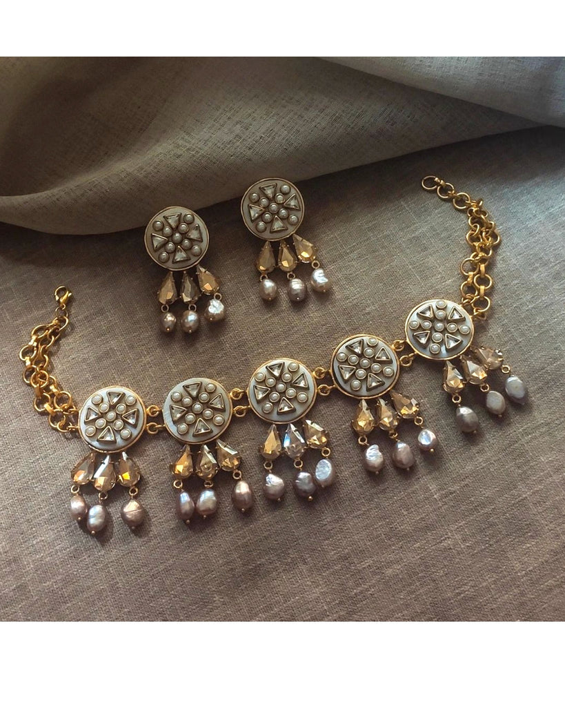 Ruheen Earrings in Gold - Earrings - Handcrafted Jewellery - Made in India - Dubai Jewellery, Fashion & Lifestyle - Dori